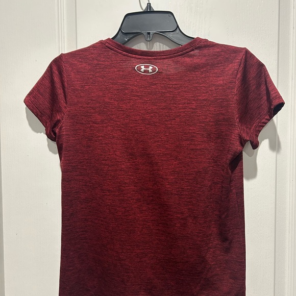 Under Armour Women's Maroon V-Neck Heatguard Dri Fit S/S Tee - Picture 4 of 4